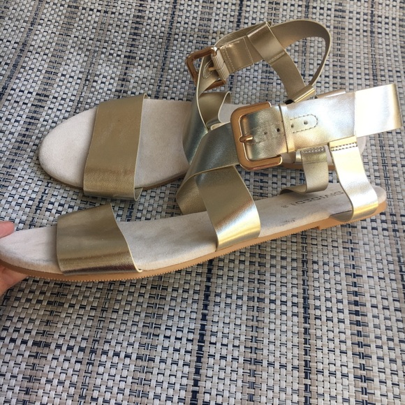 NWOT double strap gold sandals size 9 - Picture 5 of 6